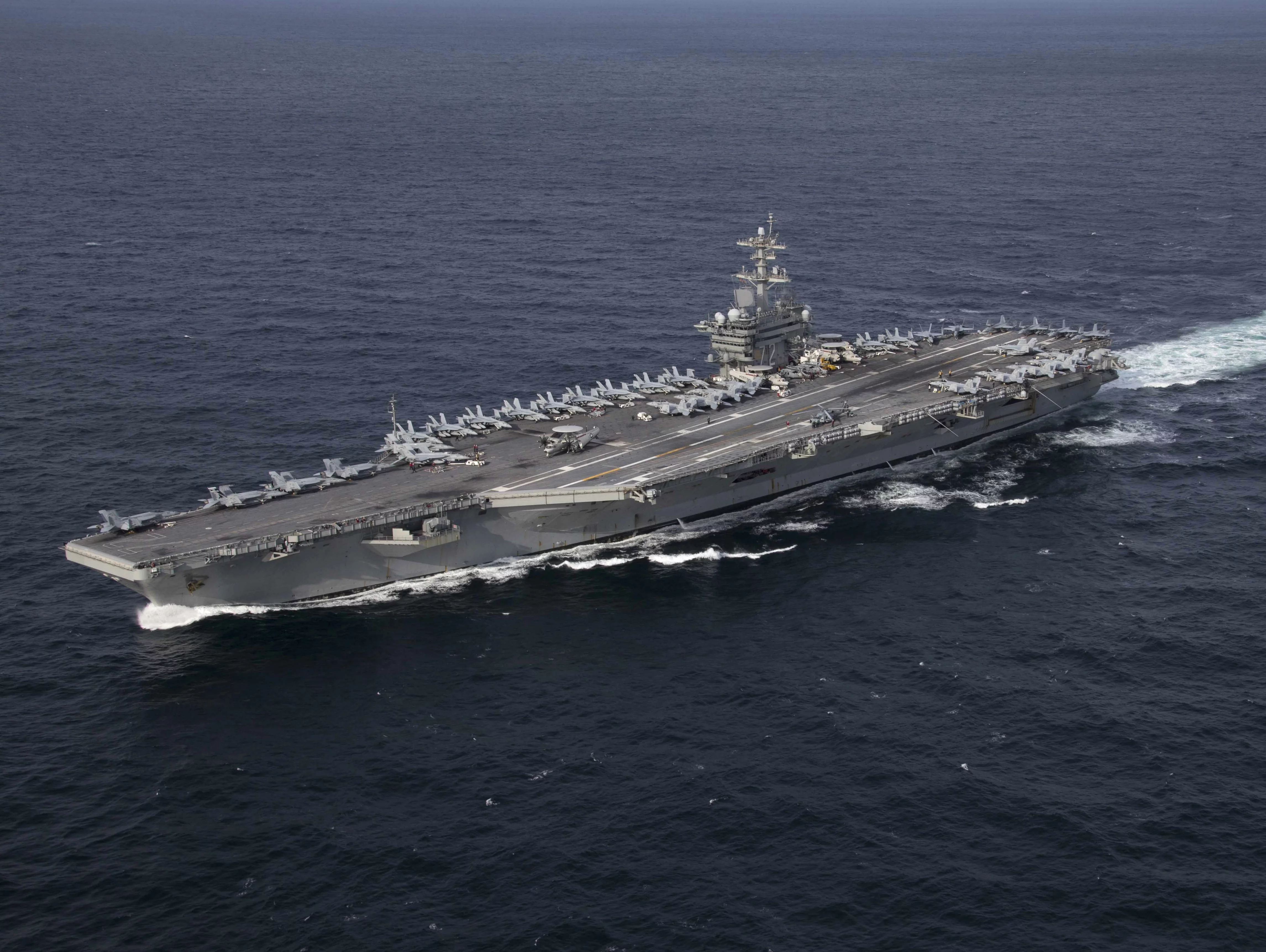 Le porte-avions américain USS Abraham Lincoln