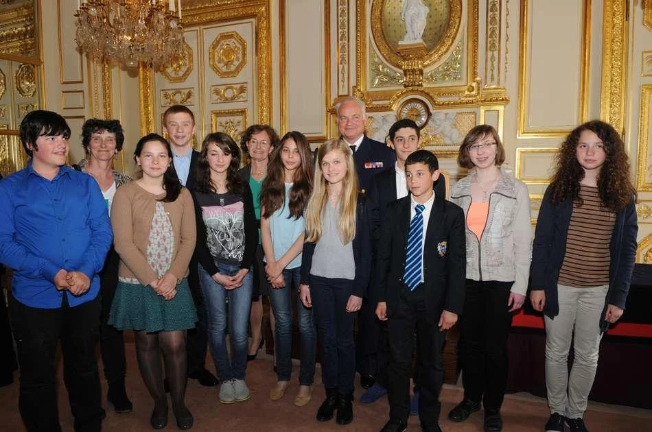 Les lauréats du concours « Les Plumiers d’or » à l’hôtel de la Marine