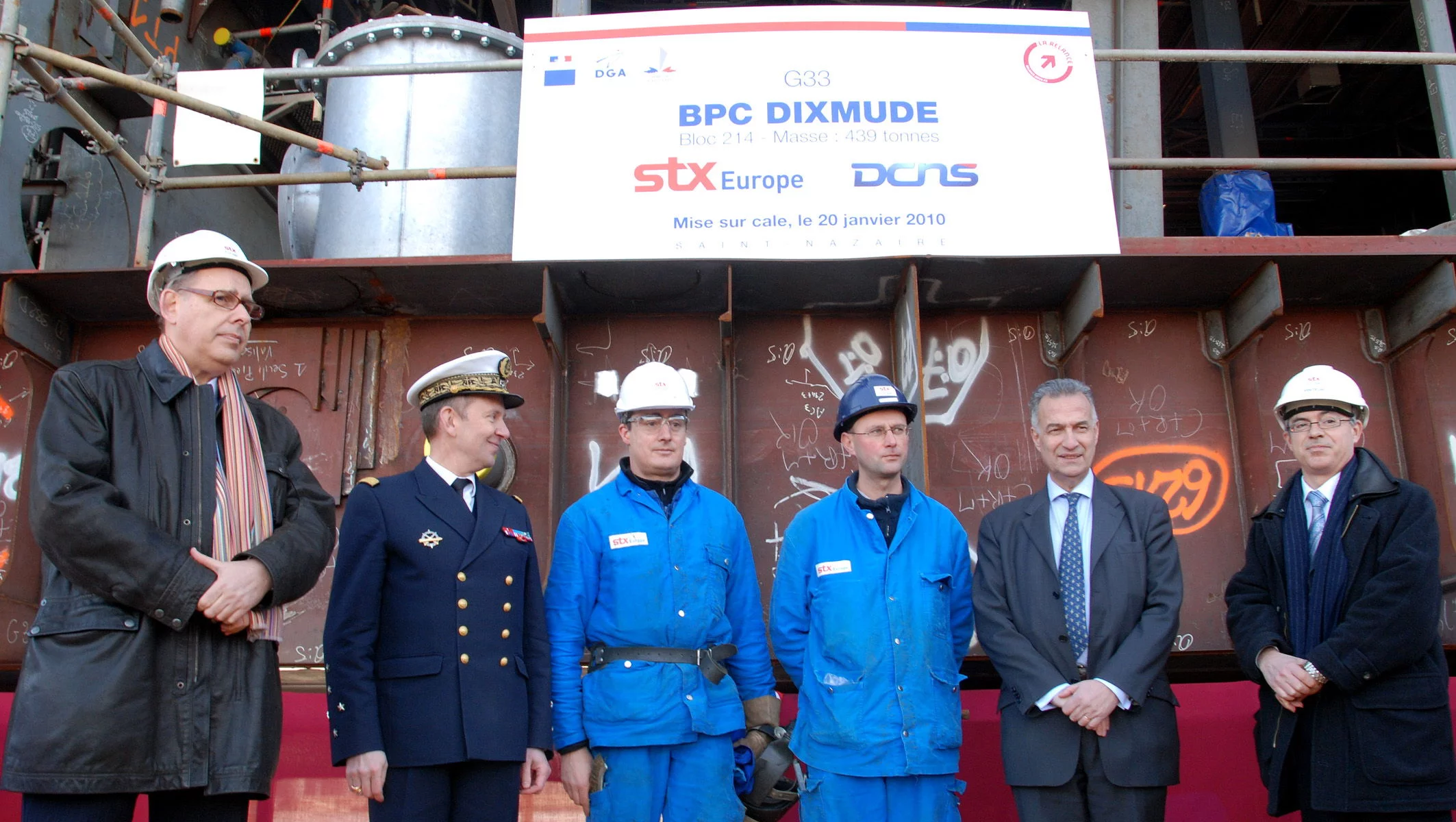 Le chef d'état-major de la marine, et les représentants de DCNS et STX France