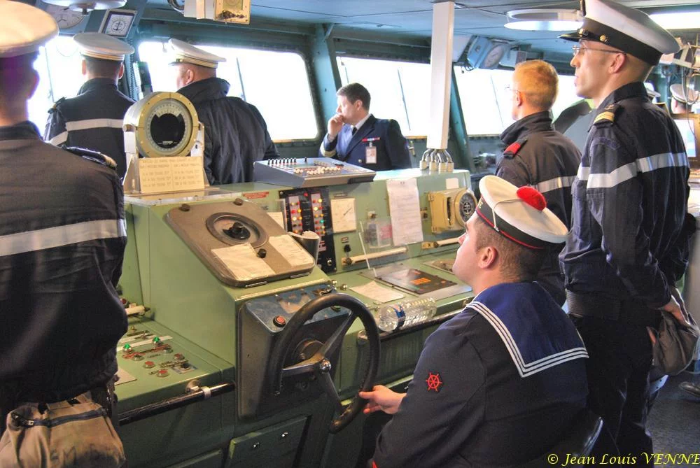 A la passerelle du Jules Verne