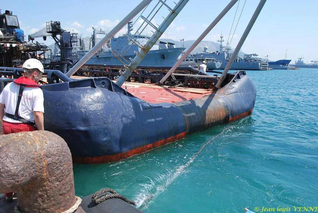 L'équipage largue les amarres