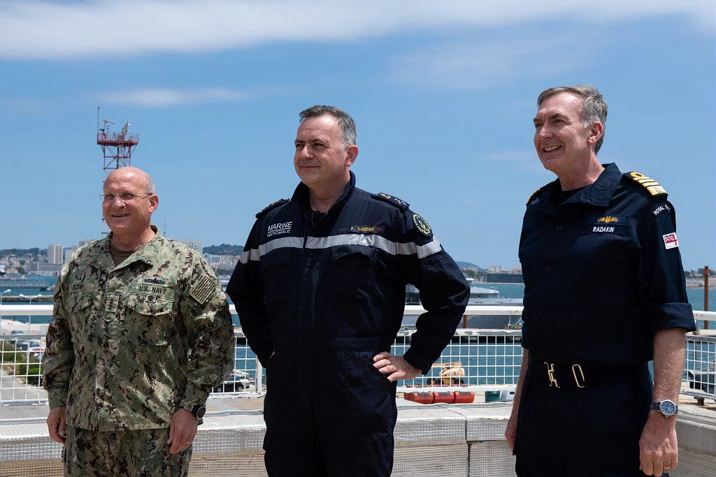 Les chefs des marines américaine, britannique et française se sont rencontrés à Toulon