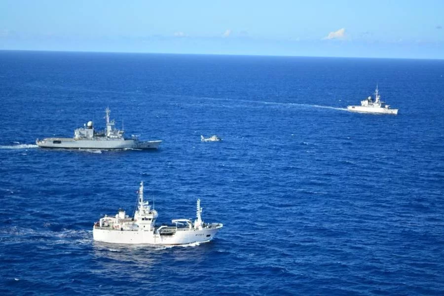 Les frégates Floréal et Nivôse et le patrouilleur Le Malin