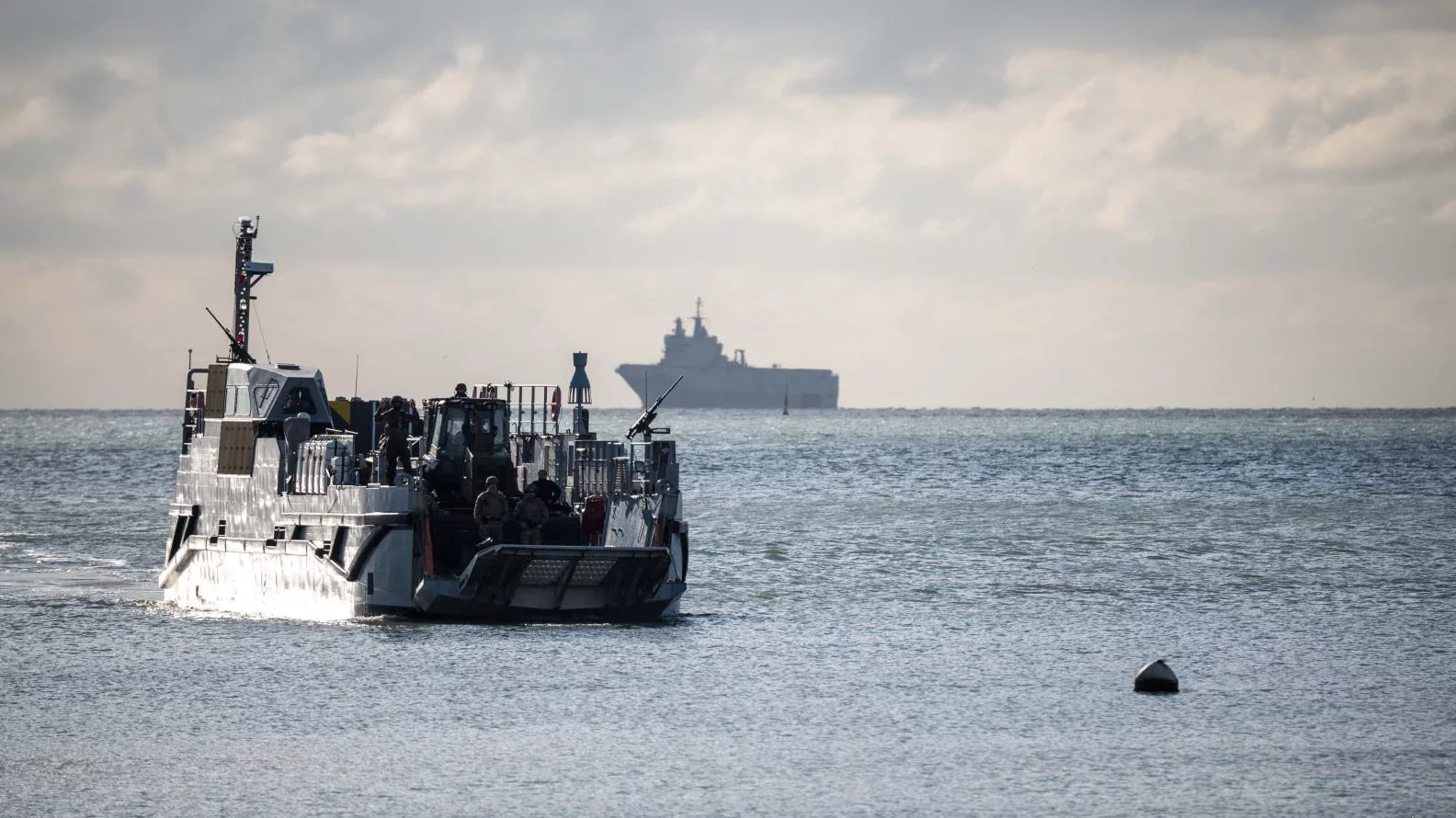 Débarquement amphibie au large des côtes bretonnes