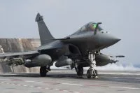 Le porte-avions Charles de Gaulle dans le golfe arabo persique