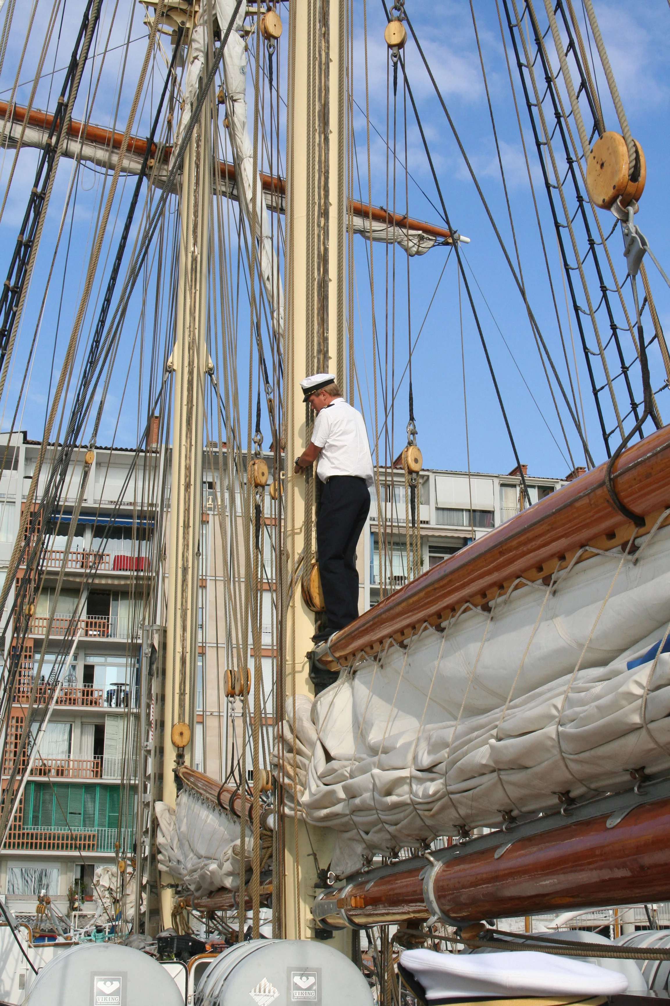 Le commandant en second dans la mature