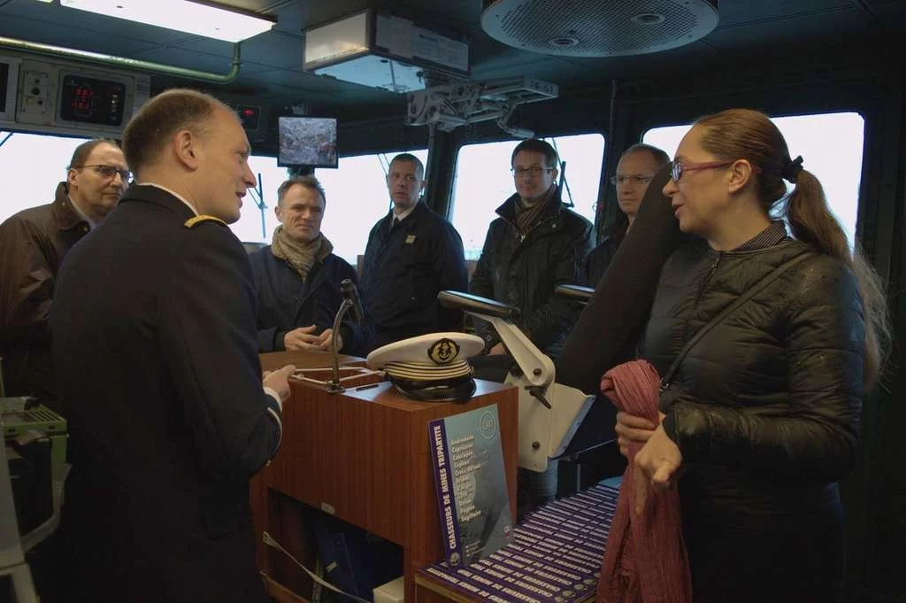 Les auditeurs de l'IHEDN à bord d'un bâtiment de la marine nationale