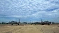 Deux avions de patrouille maritime Atlantique 2 sur la base aérienne de Jakarta en Indonésie