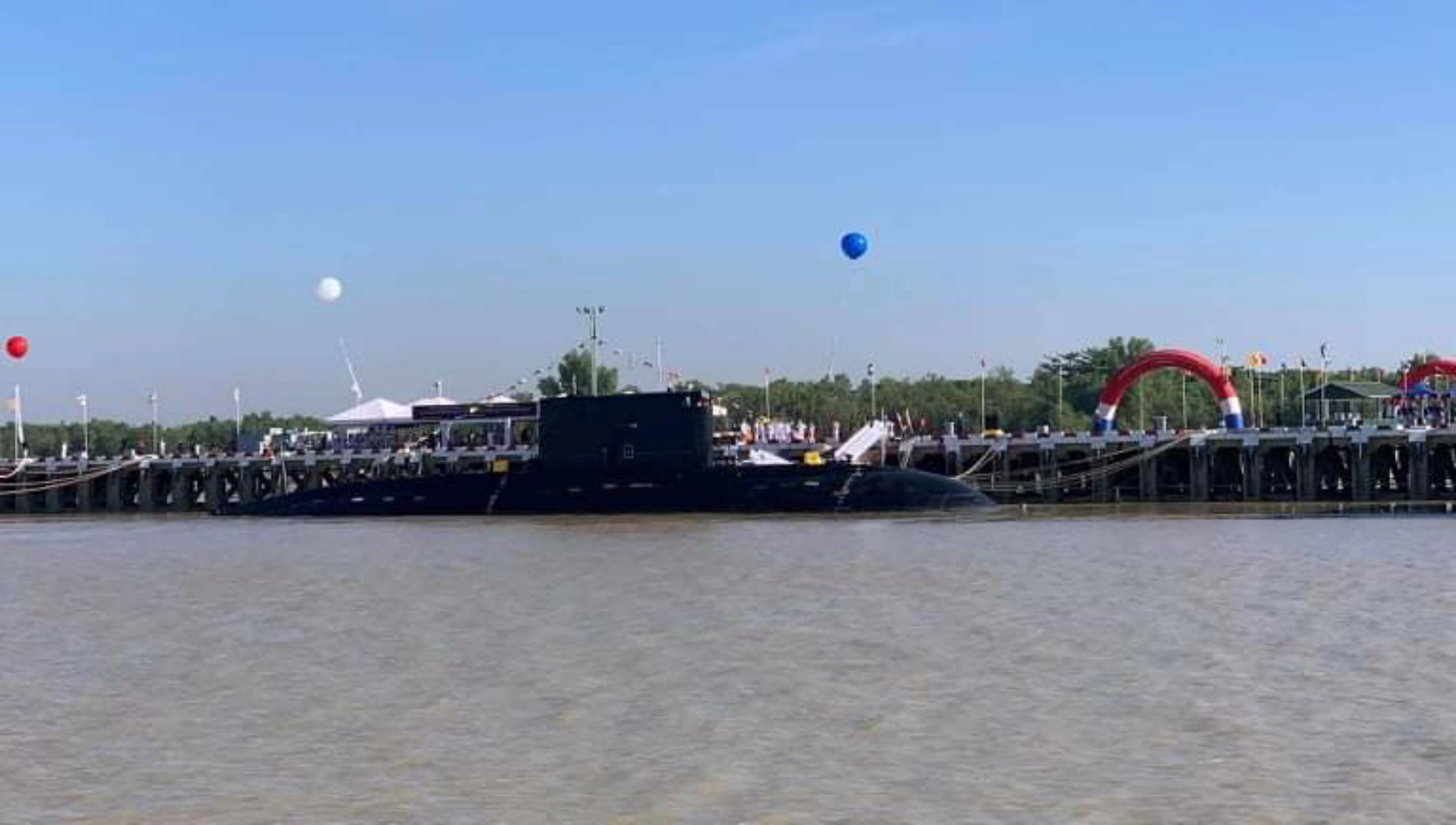 Le sous-marin birman UMS Minye Theinkhathu lors de la cérémonie de mise en service