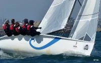 Des aspirants de l’Ecole Navale participent à la course de l’EDHEC