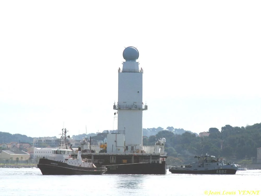 Un mÃ¢t de destroyer britannique Ã  la Seyne-sur-Mer