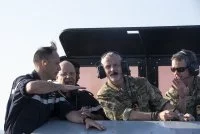 L'amiral Prazuck, l'amiral Mikkelsen et Prince héritier Frederik de Danemark à bord du Charles de Gaulle