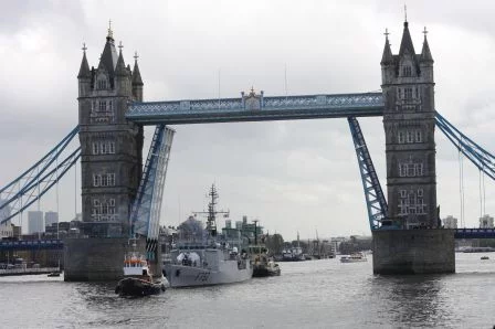 Escale à Londres de l’aviso PM l’Her