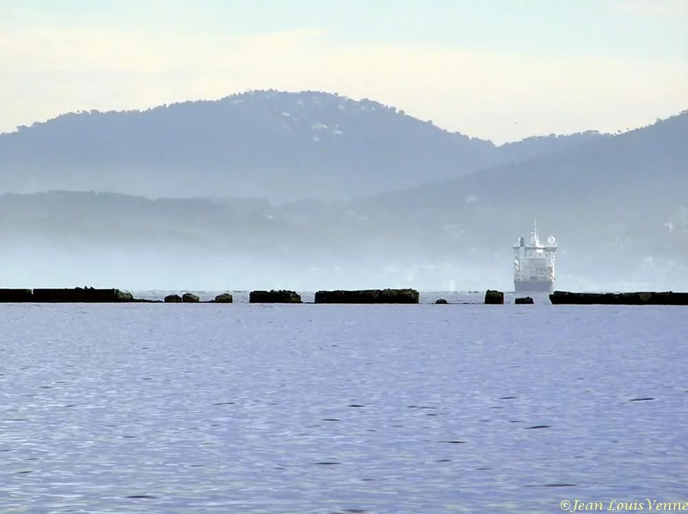 La jetée qui protège la rade de Toulon