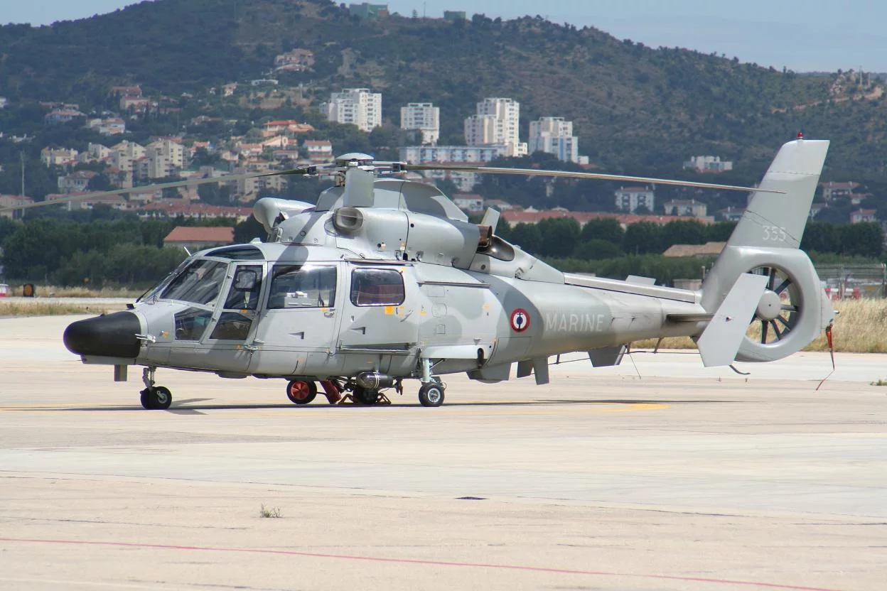 Un hélicoptère Dauphin