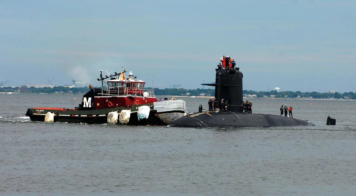 Le SNA Perle arrive à Norfolk