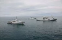 La frégate Prairial et les bâtiments néo-zélandais Wellington et Canterbury