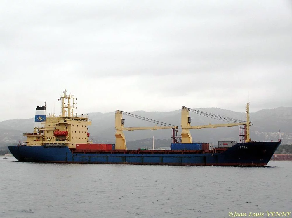 Le cargo Afra en route pour le large