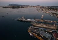 Sortie du bassin du porte-avions Charles de Gaulle