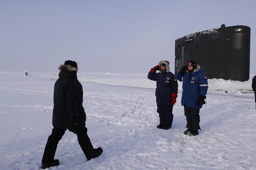 Le secrétaire d'état à la Navy, Donald C. Winter