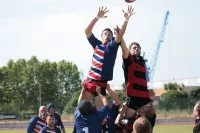 Rugby : rencontre entre un porte-avions français et un sous-marin anglais