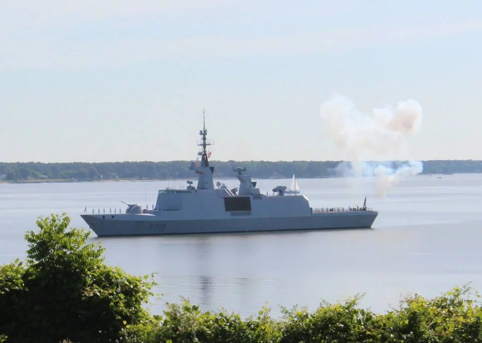 Des marins français rendent hommage aux victimes du siège de Yorktown