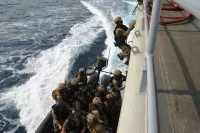 Les Forces françaises stationnées à Djibouti s’entraînent à l’assaut de vive force de la frégate Cassard