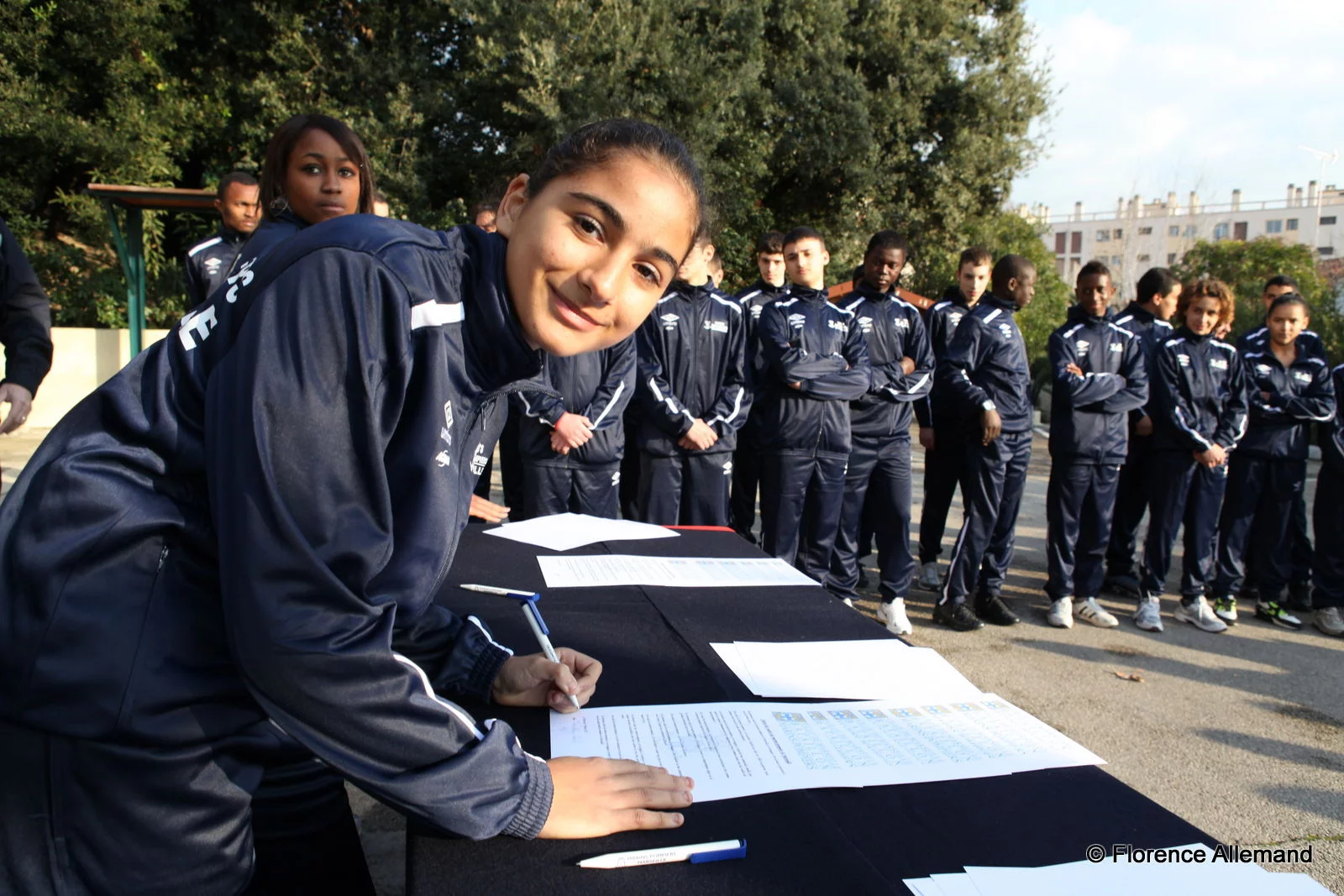 Signature de la charte par la première promotion de cadets du Bataillon des marins-pompiers de Marseille