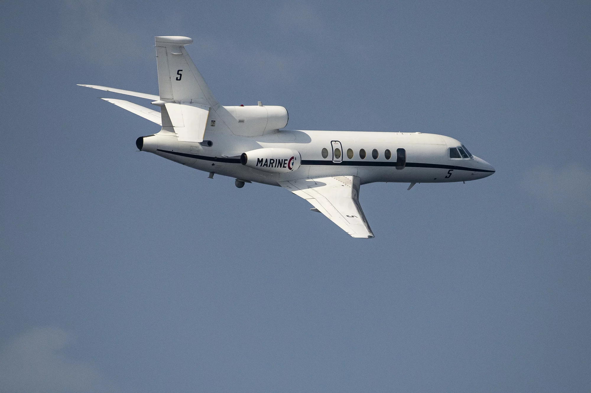 Un avion de surveillance maritime Falcon 50 Marine