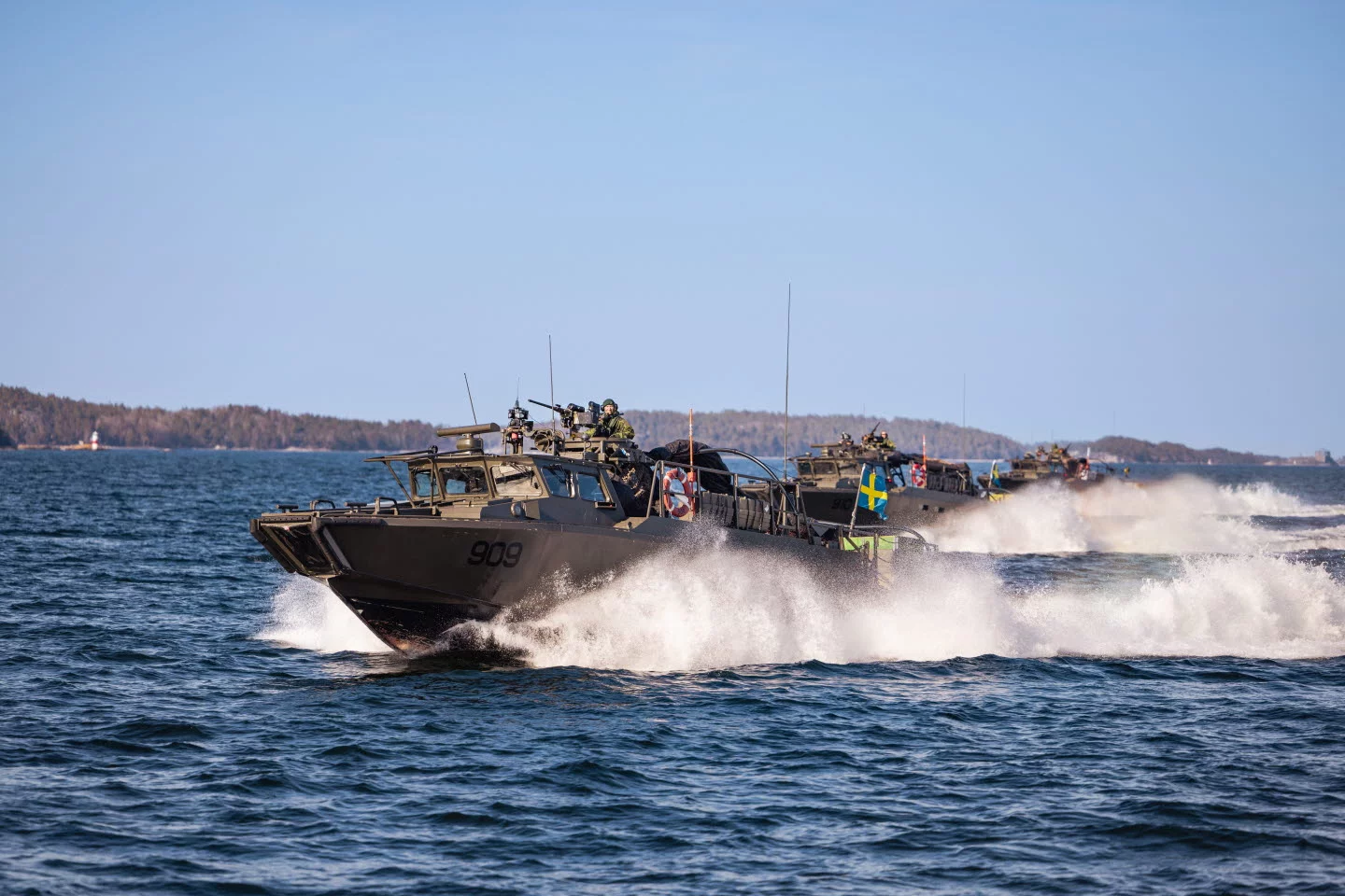 Deux vedettes rapides de type CB90