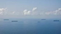 La constitution de convois permet de rationaliser l’usage des frégates en mer Rouge. La France en déploie deux actuellement, le « Languedoc » et l’« Alsace »