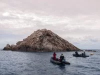 Les plongeurs-démineurs devant le rocher de la Vacca