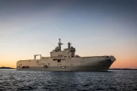 Le porte-hélicoptères amphibie Mistral