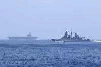Le Forbin et le porte-avions américains USS Bush