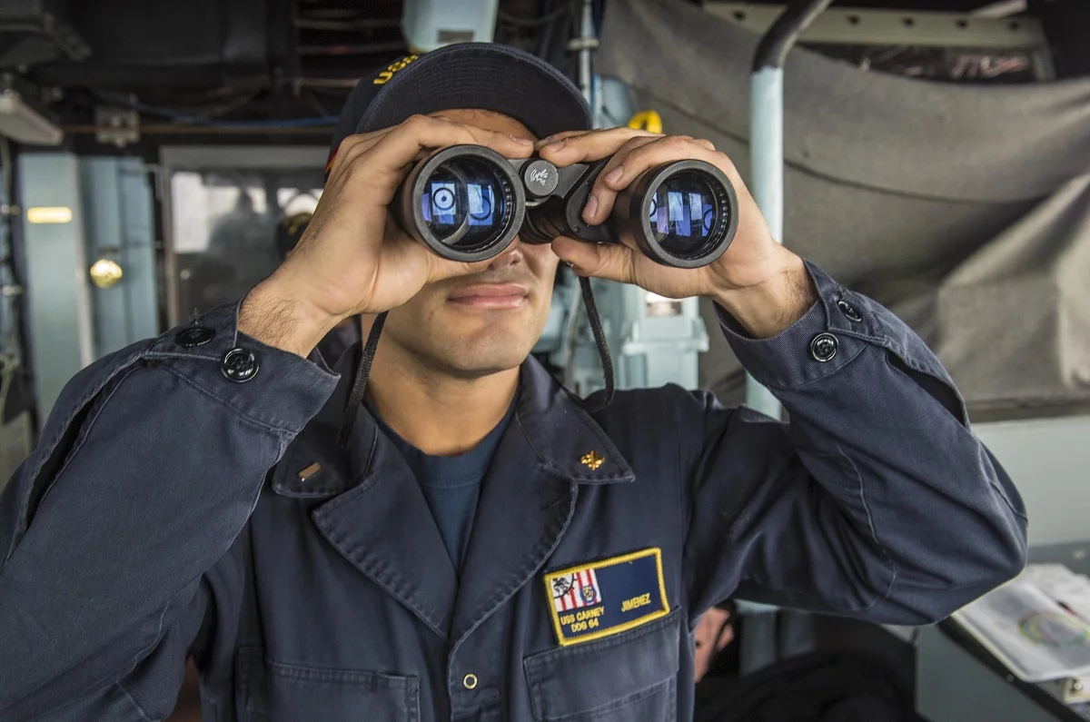 Un officier de l'US Navy