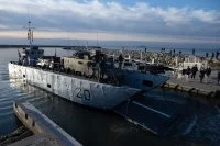 Débarquement d'engins dans le port de Sète