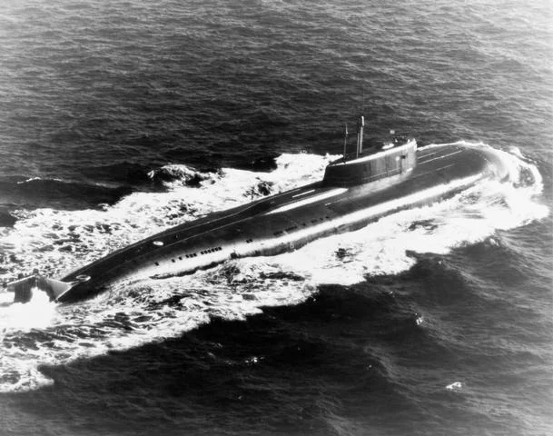 Le sous-marin lance-missile de croisière russe Omsk