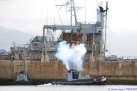 La coque de l’ex-Argens transférée à la base navale de Toulon