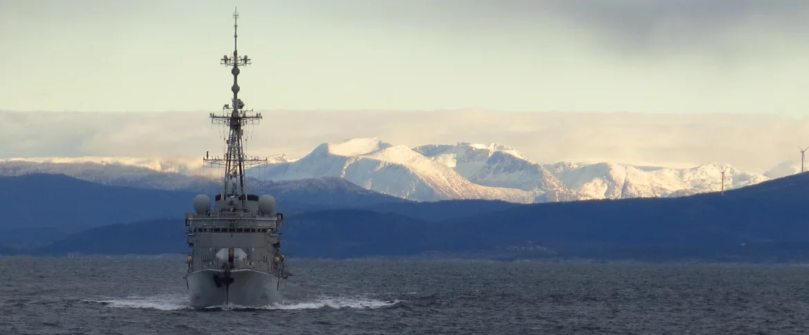 La frégate Primauguet au large de la Norvège