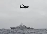 Tarpon entre le POM Auguste Bénébig et un avion CASA de l’ET52 basé à Nouméa