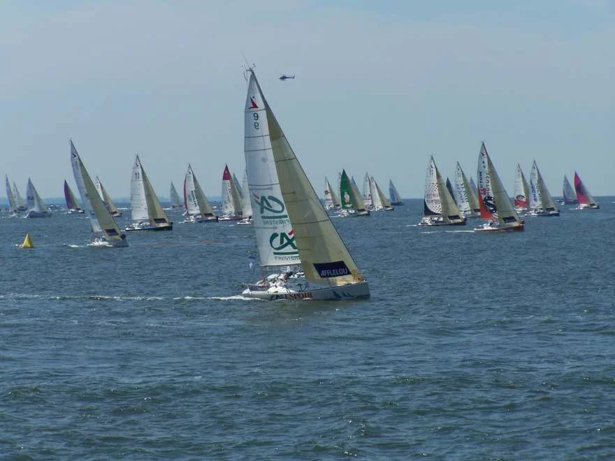 Lancement des 50 Figaristes pour la première étape Caen-Crosshaven