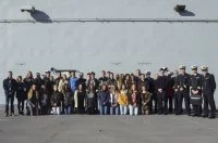 La classe de 1ère ES du Lycée Amiral de Grasse sur le pont du Dixmude
