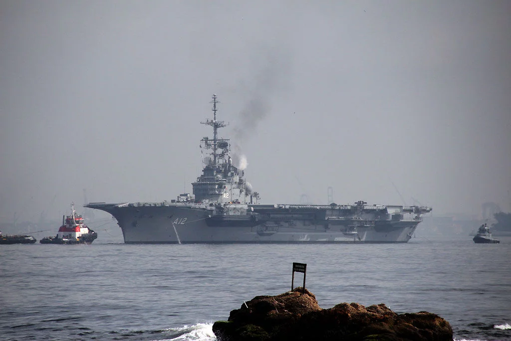 Le porte-avions Sao Paulo quitte Rio de Janeiro