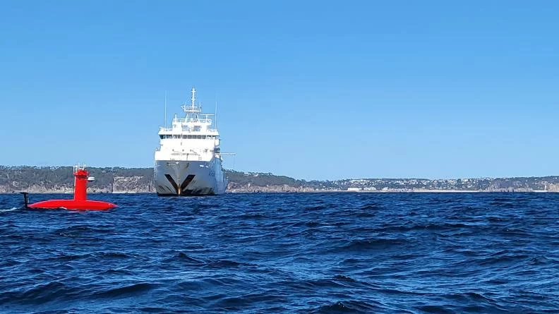 Le Beautemps-Beaupré et le drone DRIX H-8