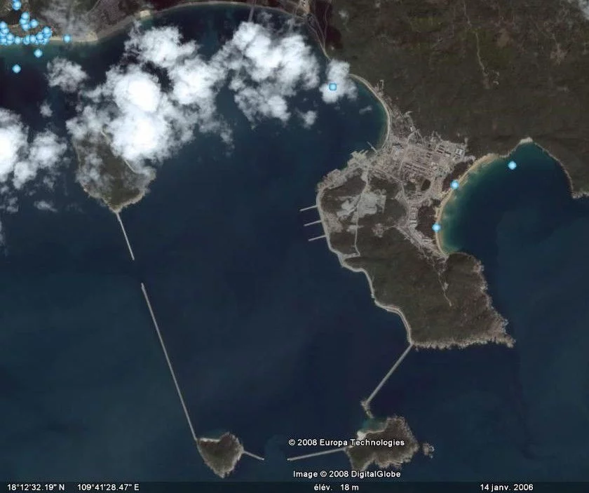 L’image satellite qui confirme le développement d’une base importante à Sanya