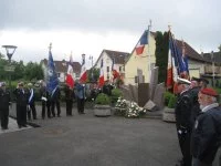 Cérémonie au cimetière de Bavilliers devant le mémorial Pluviôse