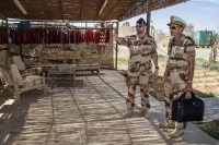Visite du contre-amiral Didier Piaton sur la Base aérienne projetée H5