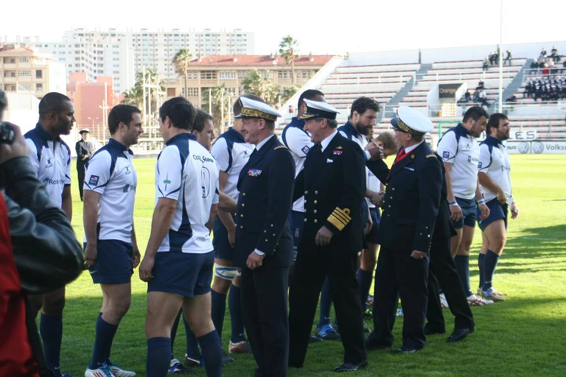 Présentation des équipes aux officiels