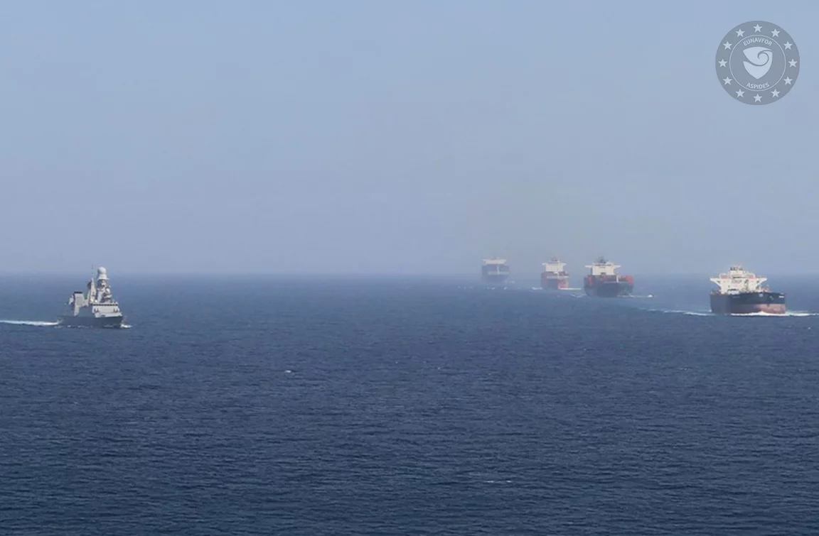 Les bâtiments de la mission Aspides assurent la protection de navires de commerce