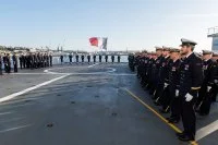 Le chef d’état-major de la marine témoigne sa satisfaction à l’équipage du « Monge »